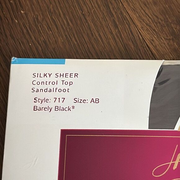 Vintage 1996 Hanes Silk Reflections control top sandalfoot pantyhose - Picture 2 of 5